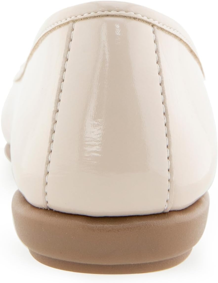 Aerosoles Women’s Big Bet Flats(Stone Crinkle Patent Pu)